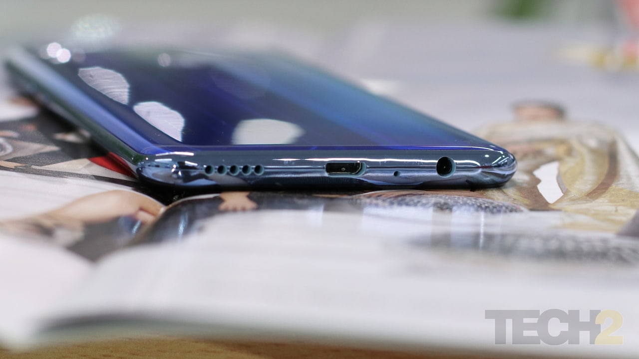 Its 2019 but the Honor 10 Lite still gets a regular micro USB port and single speaker. Image: tech2/Omkar Patne
